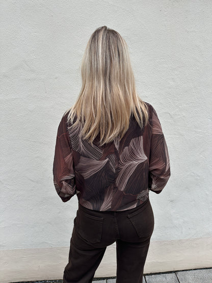 Bluse vorne seitlich zum binden in Schokobraun mit Muster