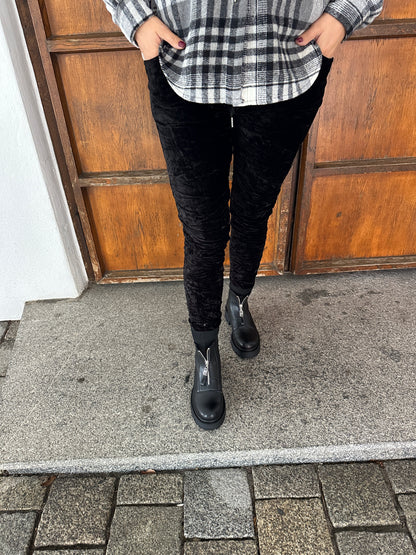 Hose in Schwarz Samt-Optik