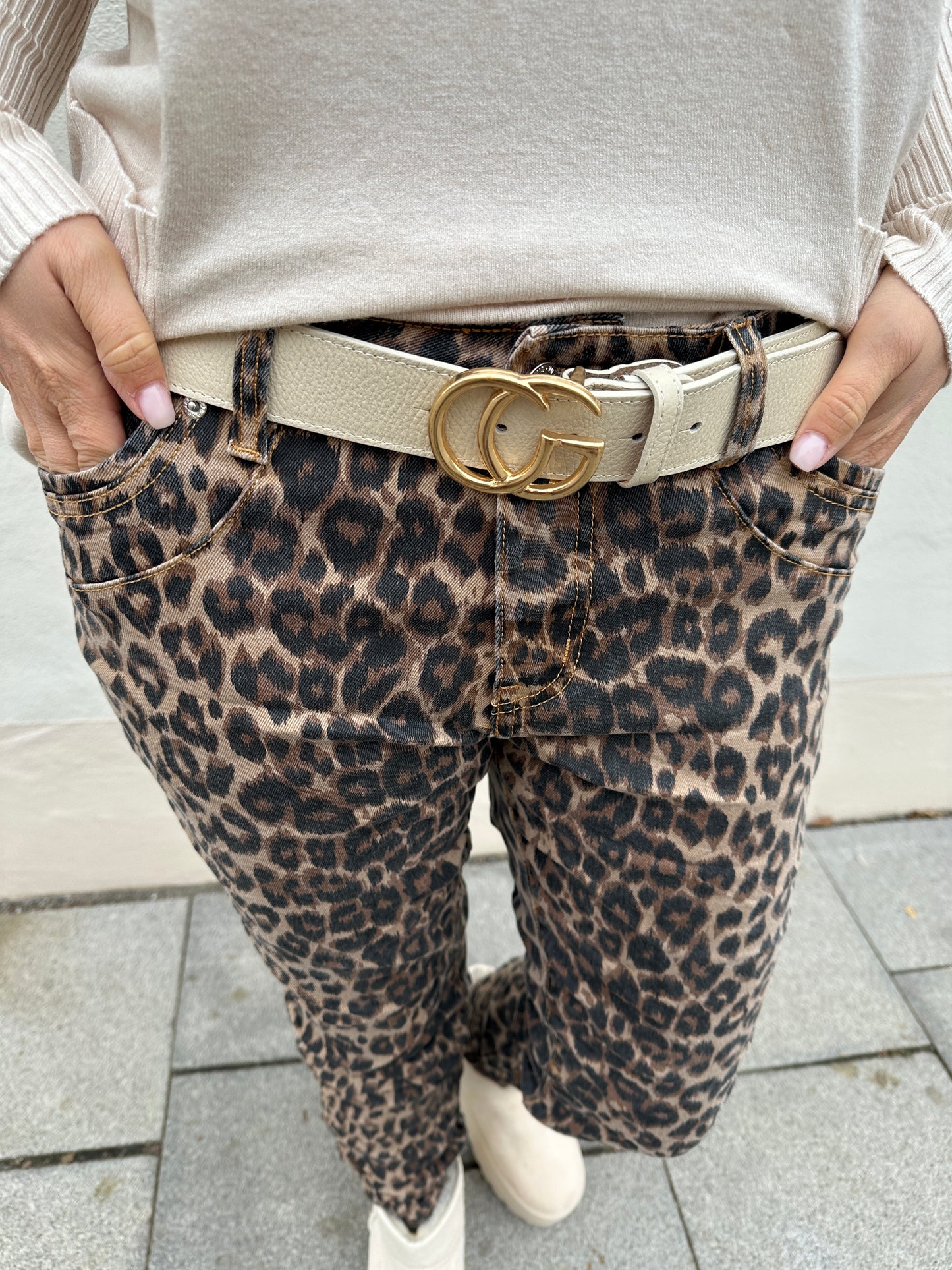 jeans in leoprint