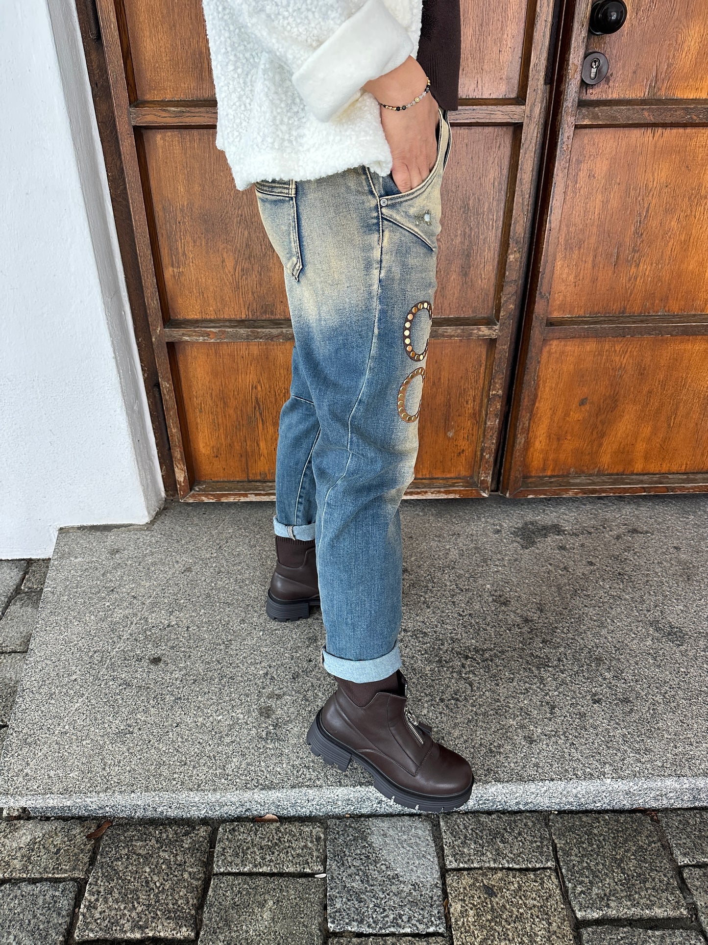 jeans mit aufdruck coco in braun