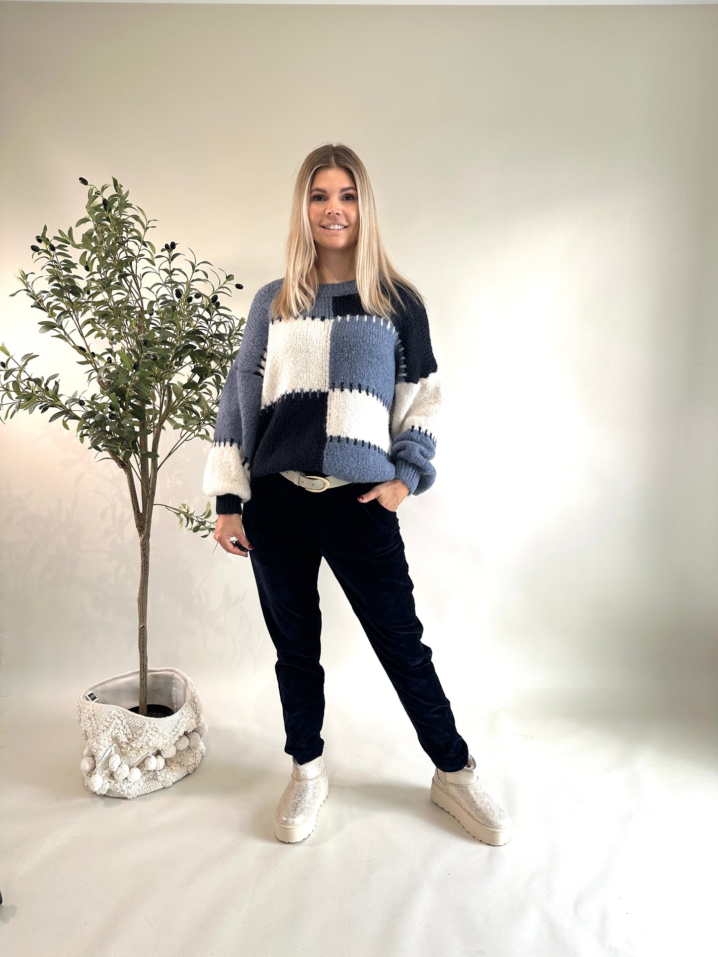 pullover in blautöne/wollweiß