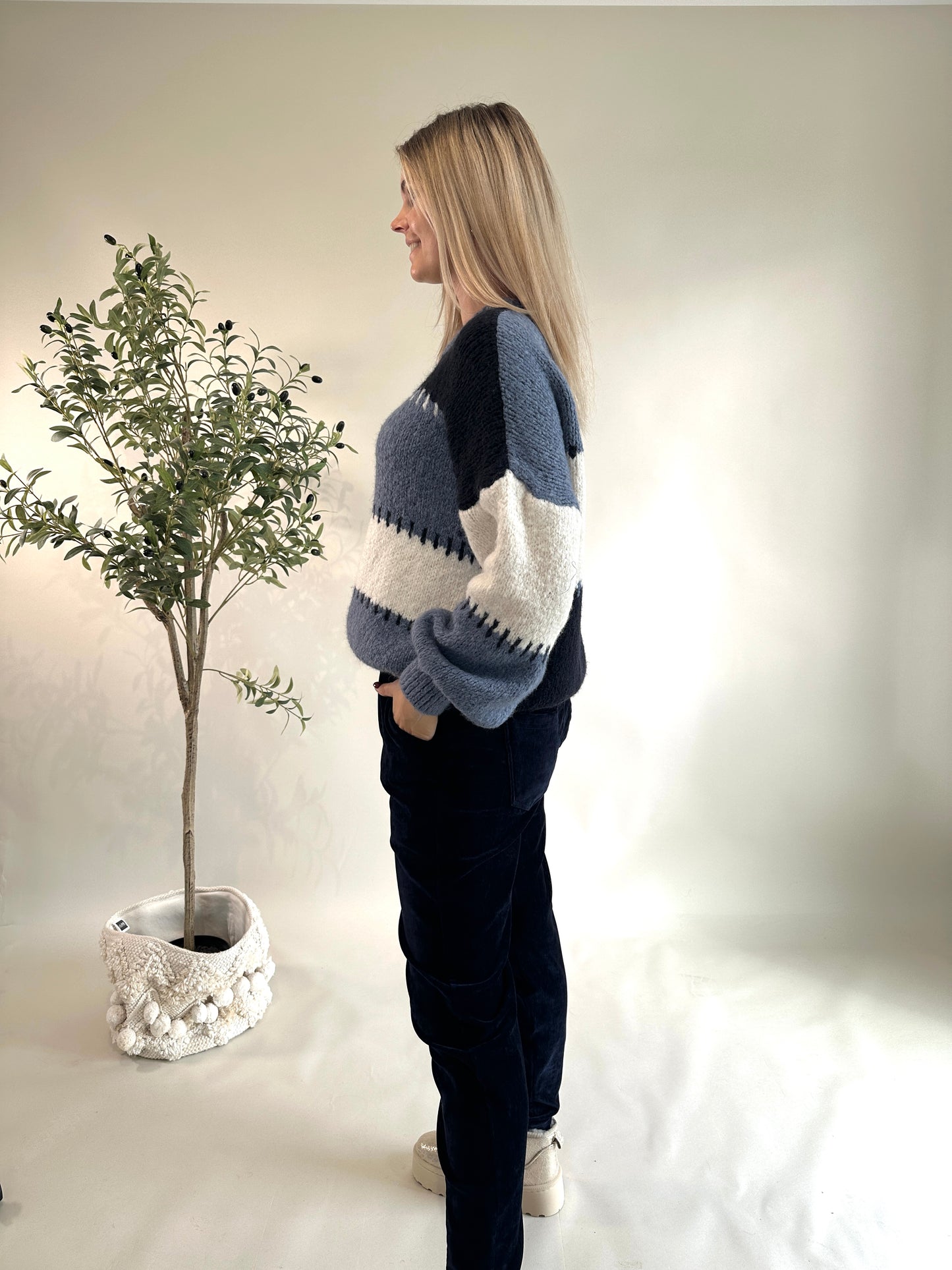 pullover in blautöne/wollweiß