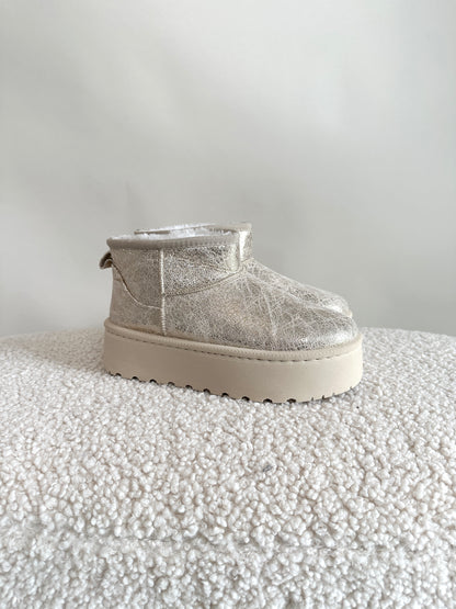 Boots in Wollweiß mit Gold-Glitzer