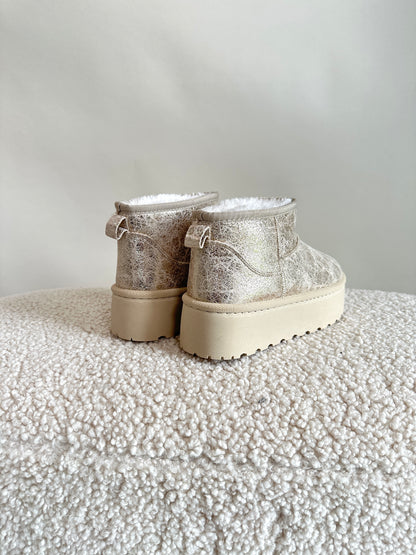 Boots in Wollweiß mit Gold-Glitzer