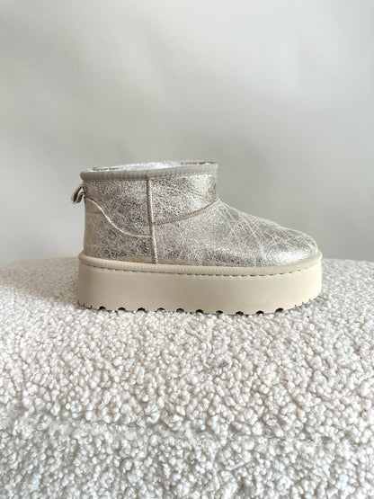 Boots in Wollweiß mit Gold-Glitzer