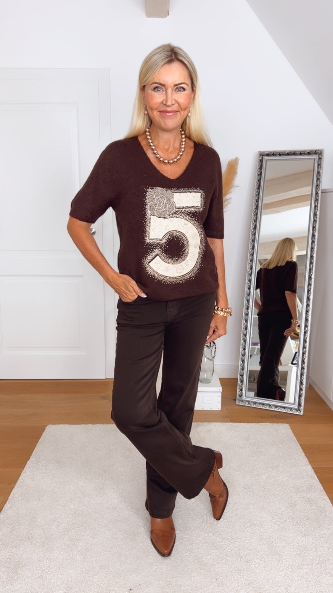 pullover kurzarm in schokobraun mit aufdruck 5 (glitzer)