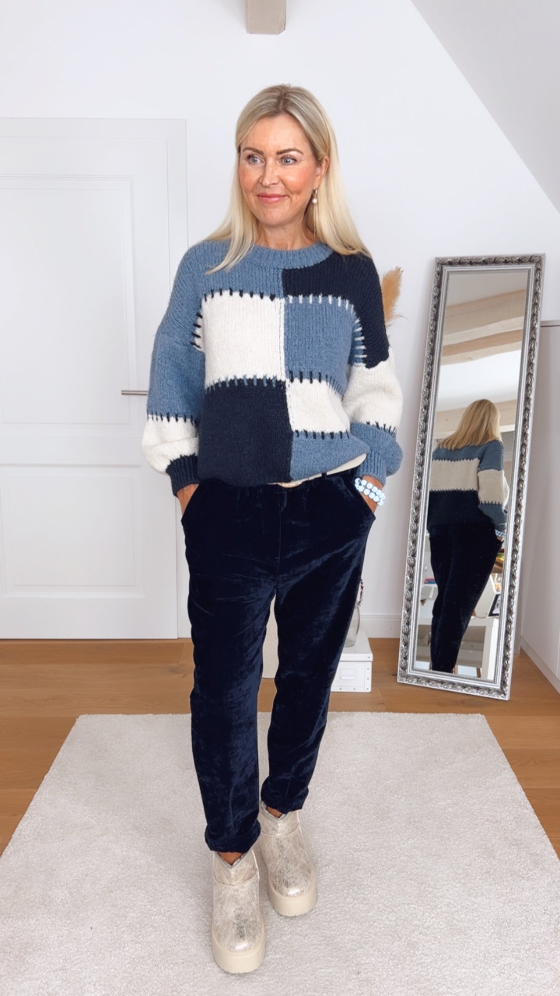 pullover in blautöne/wollweiß