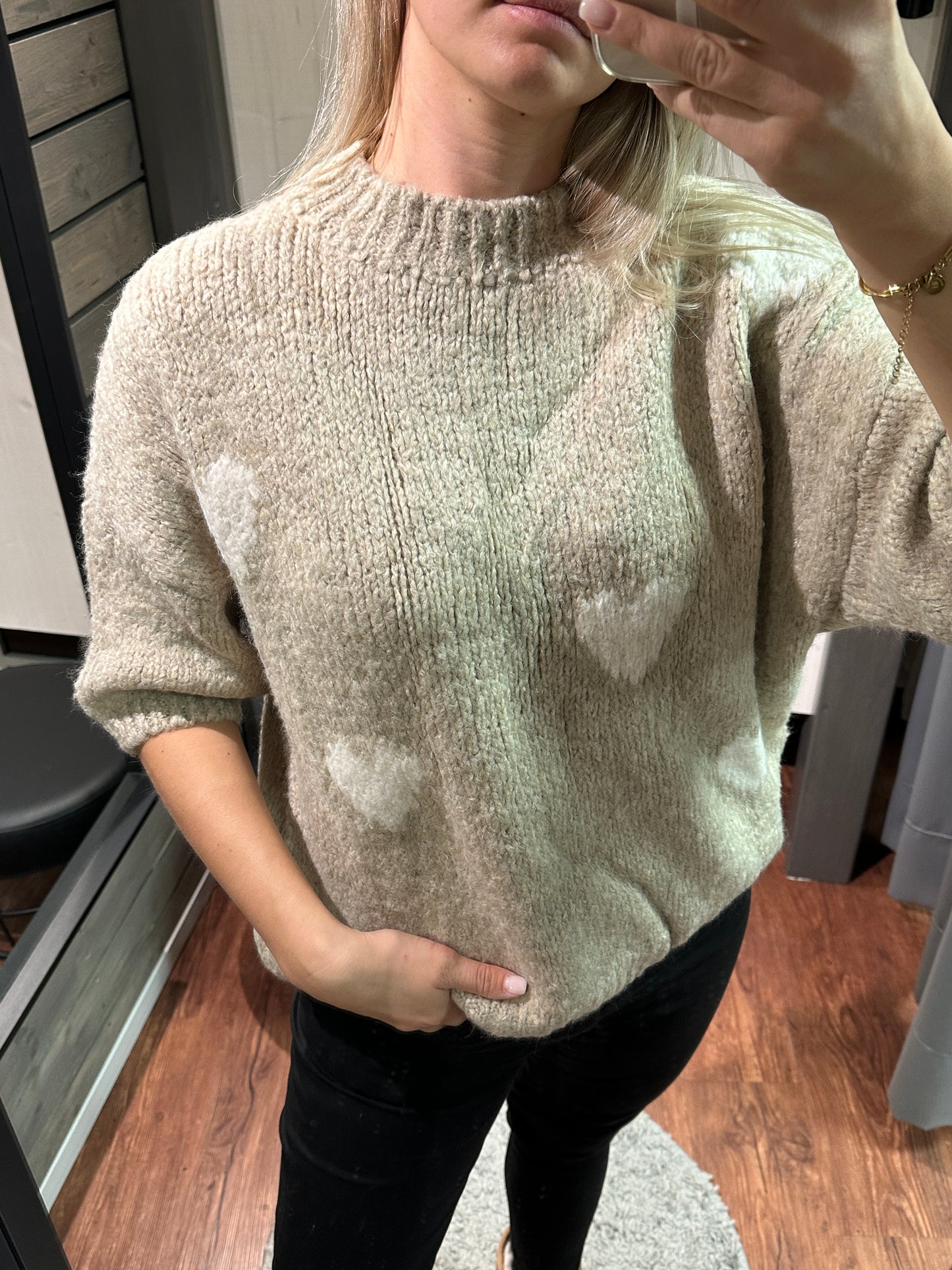 pullover in beige mit herzen