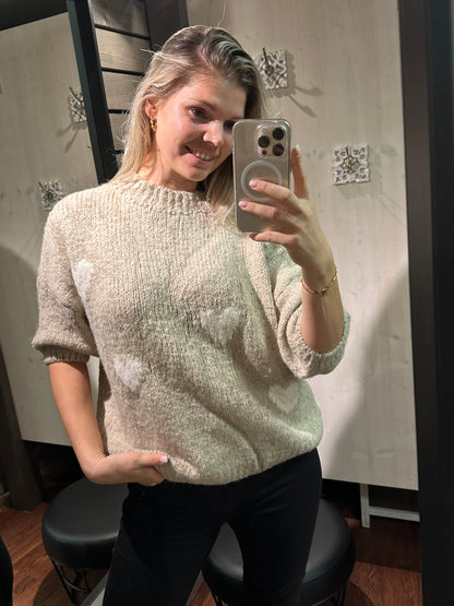 Pullover in Beige mit Herzen