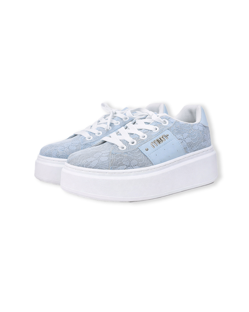 Sneaker in Hellblau mit Glitzer/Spitze