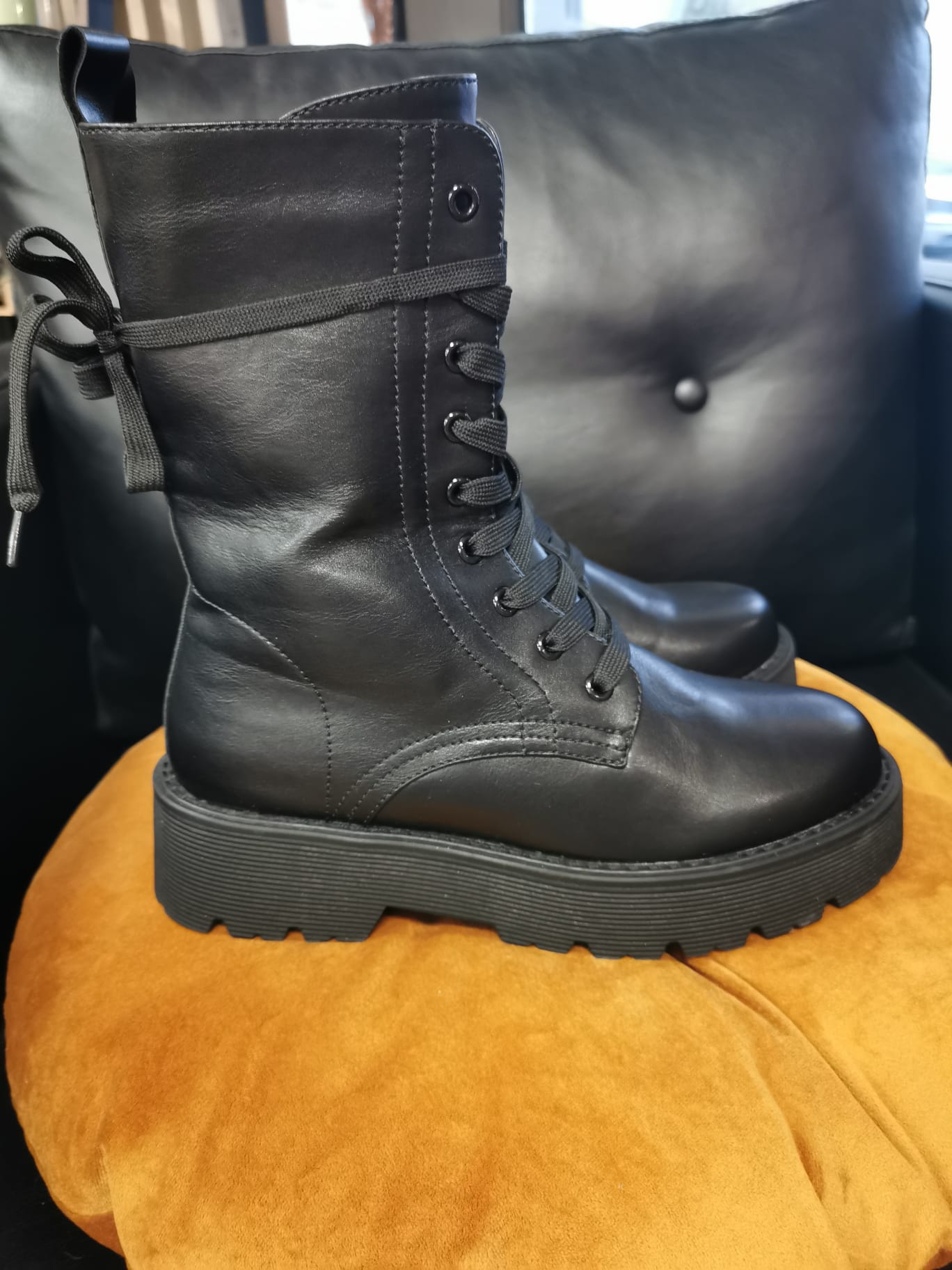 boots in schwarz