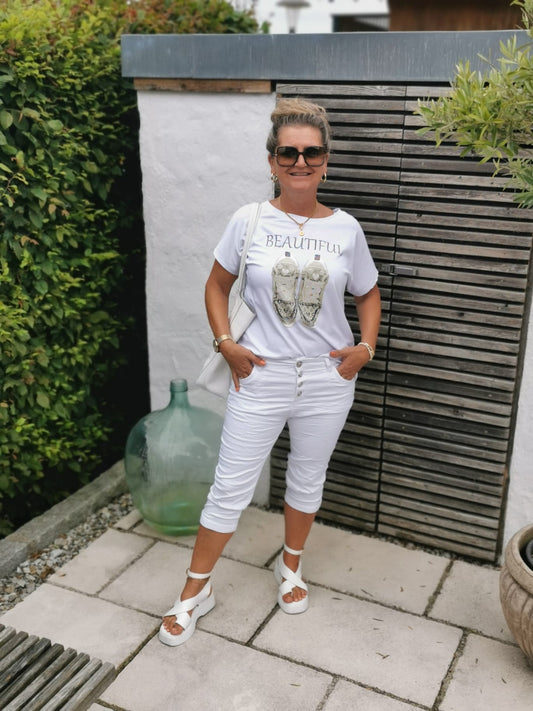 T-Shirt mit Oliven Turnschuhe