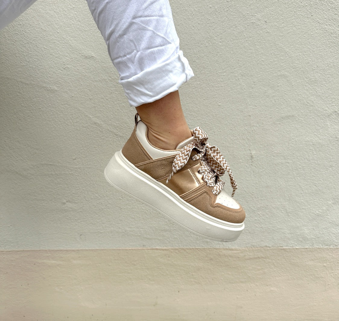 sneaker in beige