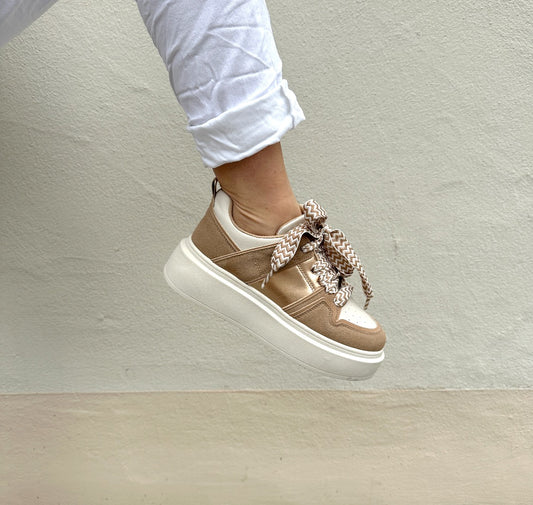 Sneaker in Beige