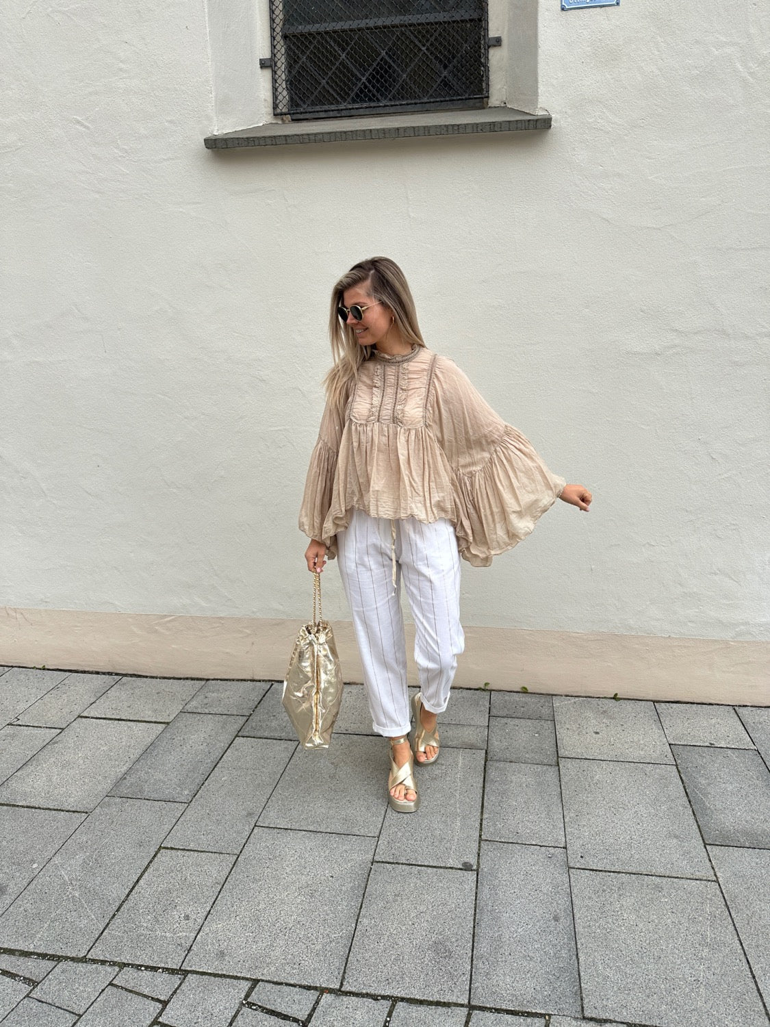 bluse in beige